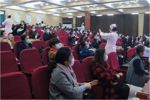 正确戴摘口罩的方法