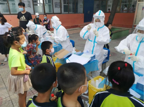 为中小学生进行核酸检测
